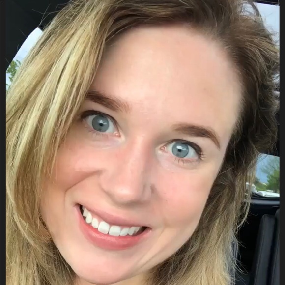 Meet your Posher, Lisa - Picture 1 of 1